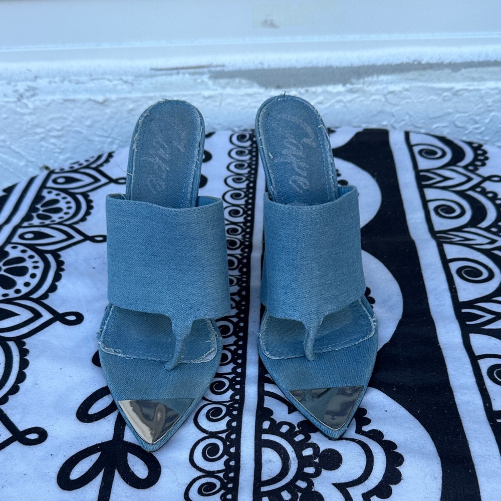 Cape Robbin Women’s Style Denim Open-Toe Mules 4” Heels Silver Accents Size 6.5